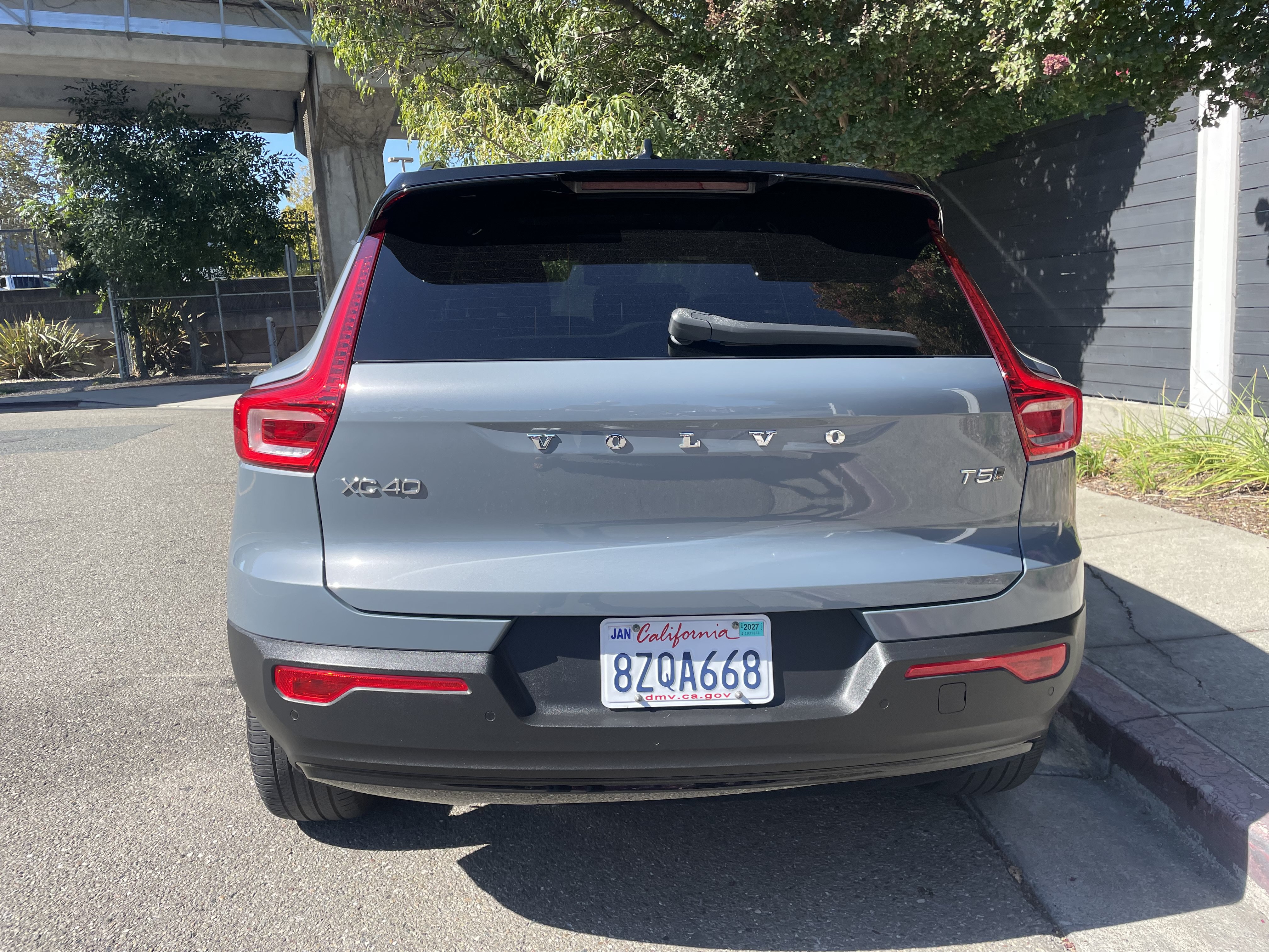 Used 2022 Volvo XC40 T5 R-Design w/ Advanced Package AWD/4WD image 8