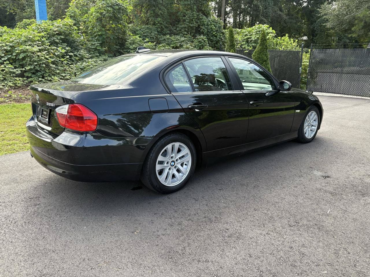 Used 2006 BMW 325i Sedan RWD image 3