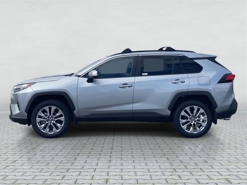 Certified 2025 Toyota RAV4 XLE Premium image 2