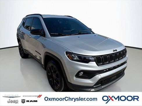 Certified 2026 Jeep Compass Latitude AWD/4WD image 1