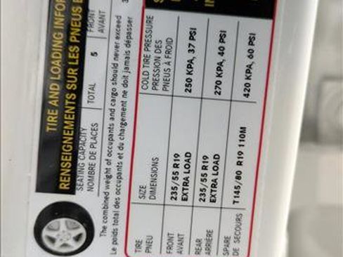 Used 2025 Mercedes-Benz GLC 300 4MATIC image 16