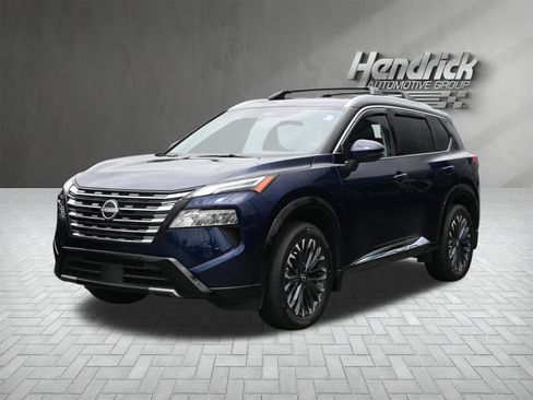 Used 2025 Nissan Rogue Platinum w/ Platinum Premium Package FWD image 5