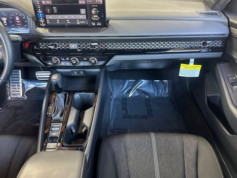 Used 2023 Honda Accord Sport image 32