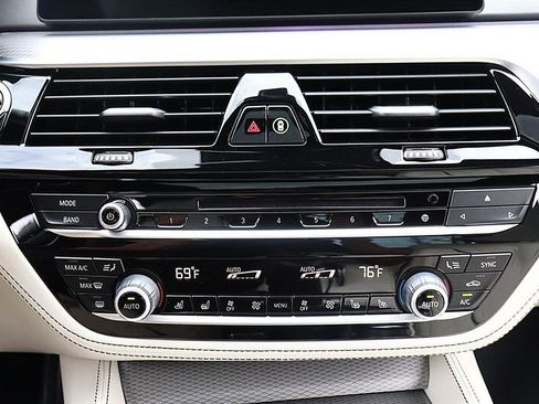Used 2019 BMW M550i xDrive w/ Premium Package 2 AWD/4WD image 35