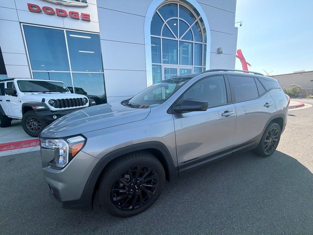 Used 2023 GMC Terrain SLE w/ Elevation Edition FWD image 23