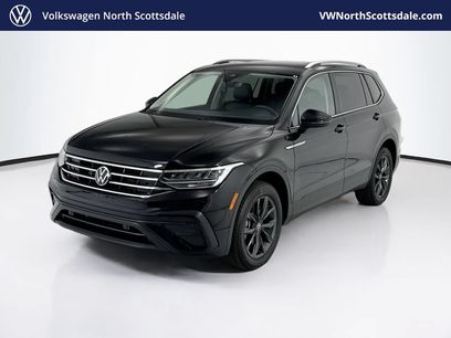 Used 2023 Volkswagen Tiguan SE w/ Panoramic Sunroof Package