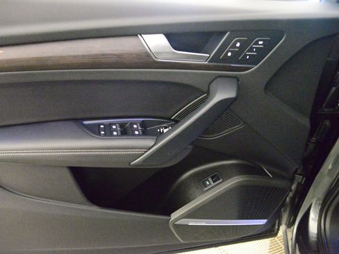 Used 2023 Audi Q5 2.0T Premium Plus w/ Premium Plus Package image 11