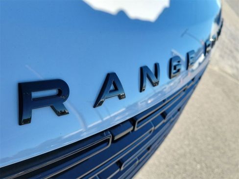 Used 2023 Land Rover Range Rover SE image 9