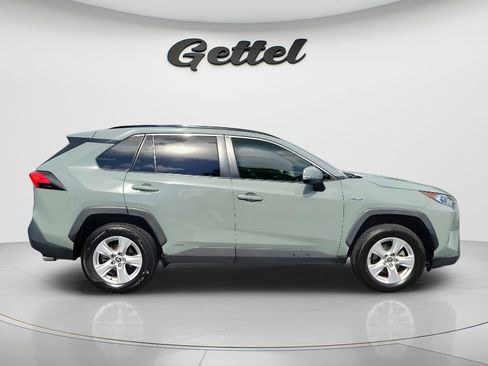 Used 2020 Toyota RAV4 XLE AWD/4WD image 5