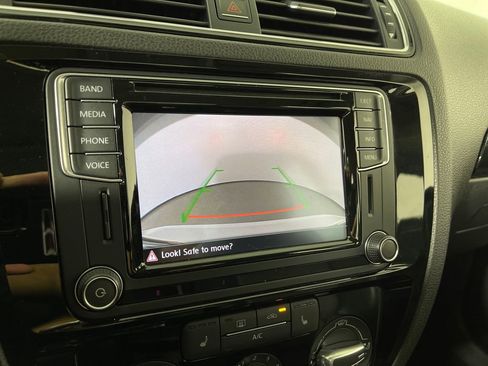 Used 2016 Volkswagen Jetta SEL FWD image 23