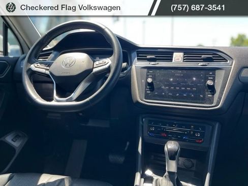 Used 2022 Volkswagen Tiguan SE FWD image 29