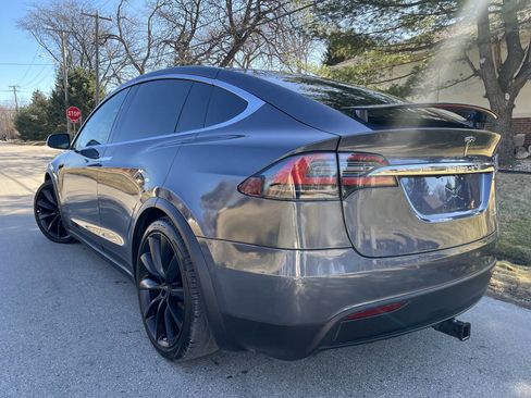 Used 2019 Tesla Model X 75D image 4