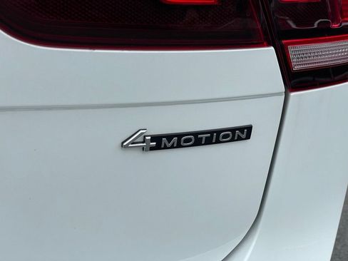 Certified 2024 Volkswagen Tiguan SE R-Line AWD/4WD image 32