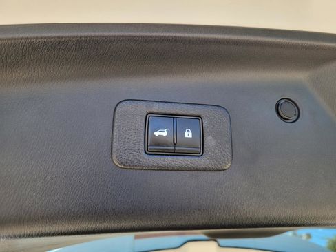 Used 2023 Nissan Armada Platinum w/ Captain's Chairs Package RWD image 17