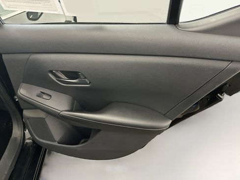 Used 2024 Nissan Sentra SV FWD image 30