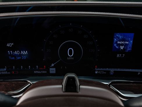 Used 2023 Cadillac Escalade ESV Sport Platinum image 16