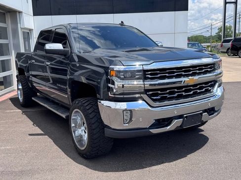 Used 2018 Chevrolet Silverado 1500 LTZ w/ Sport Package AWD/4WD image 5