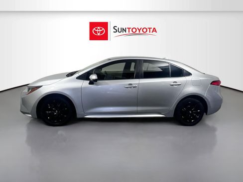 Used 2022 Toyota Corolla LE image 7