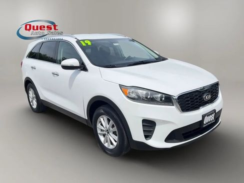 Used 2019 Kia Sorento FWD w/ LX Convenience Package image 1