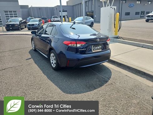 Used 2020 Toyota Corolla LE w/ Carpet Mat Package (TMS) FWD image 4
