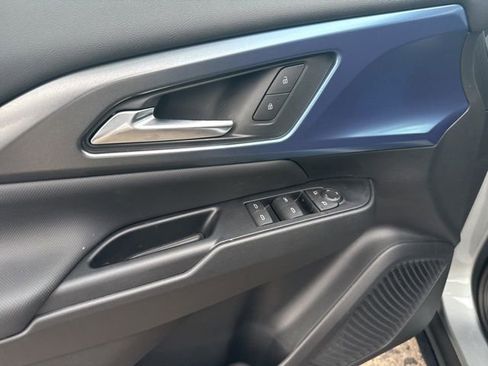 New 2026 Chevrolet Equinox EV LT FWD image 15