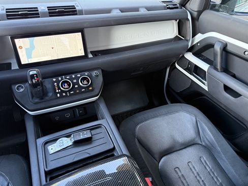 Used 2021 Land Rover Defender 110 SE AWD/4WD image 21