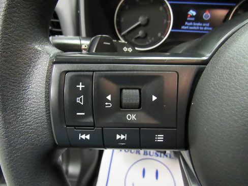 Used 2023 Nissan Rogue S AWD/4WD image 32