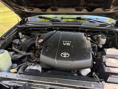 Used 2012 Toyota Tacoma PreRunner w/ SR5 Pkg image 50