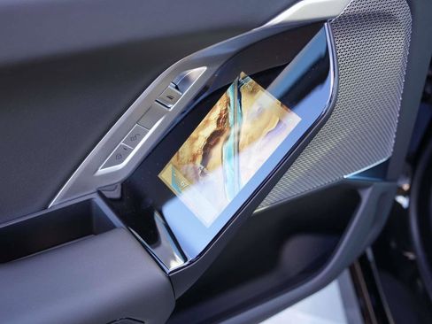 New 2026 BMW 740i w/ Premium Package image 10