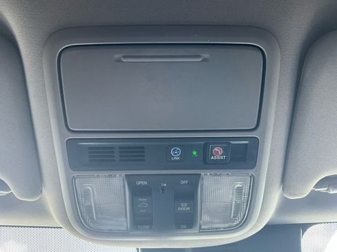 Used 2019 Honda Pilot Touring image 18