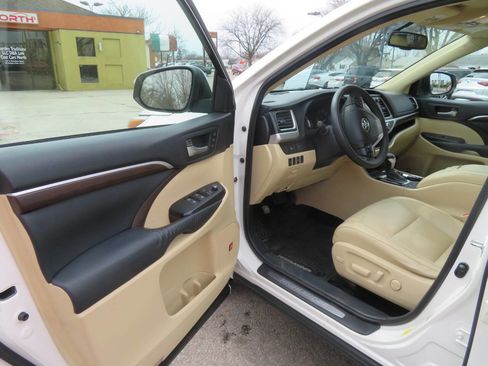 Used 2015 Toyota Highlander Limited image 6