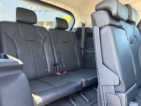 Certified 2025 Kia Sorento S FWD image 16