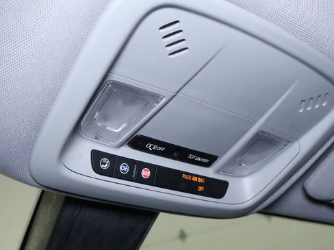 Used 2018 Chevrolet Malibu LT FWD image 24