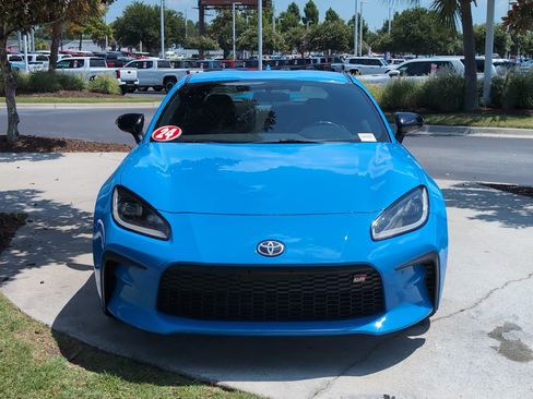 Used 2024 Toyota GR86 Premium RWD image 3