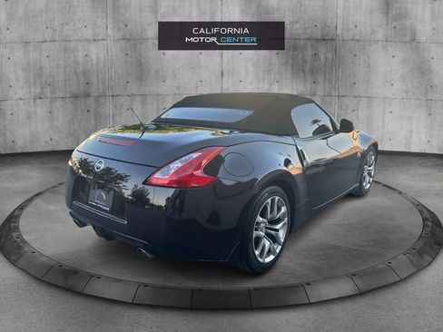 Used 2010 Nissan 370Z Roadster image 5