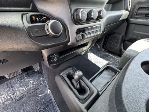 Used 2024 RAM 2500 Tradesman w/ Chrome Appearance Group image 28