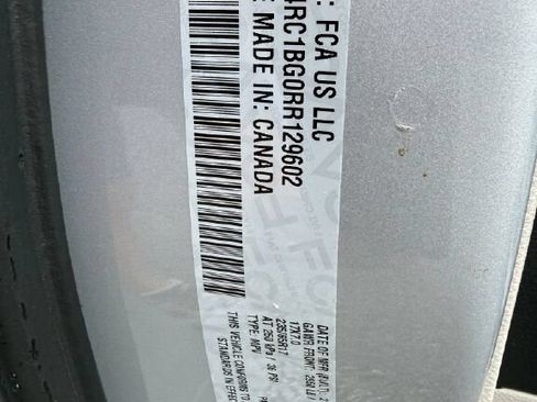 Used 2024 Chrysler Pacifica Touring-L FWD image 37