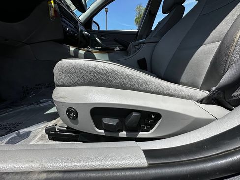 Used 2011 BMW 328i xDrive Sedan AWD/4WD image 23