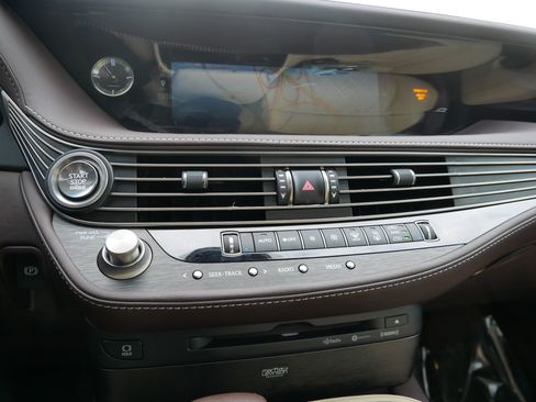 Used 2020 Lexus LS 500 AWD image 26