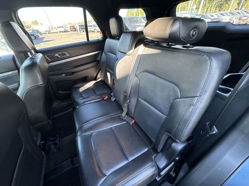 Used 2018 Ford Explorer XLT w/ Equipment Group 202A image 24