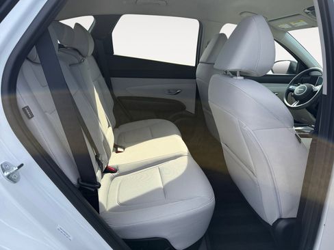 Certified 2025 Hyundai Tucson SEL image 18