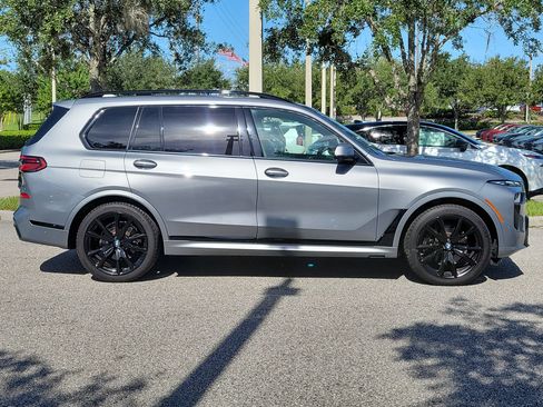 Used 2024 BMW X7 xDrive40i w/ M Sport Package AWD/4WD image 4