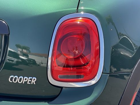 Used 2019 MINI Cooper 4-Door Hardtop FWD image 9