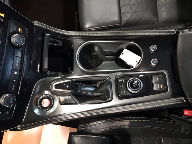 Used 2018 Nissan Maxima Platinum FWD image 18