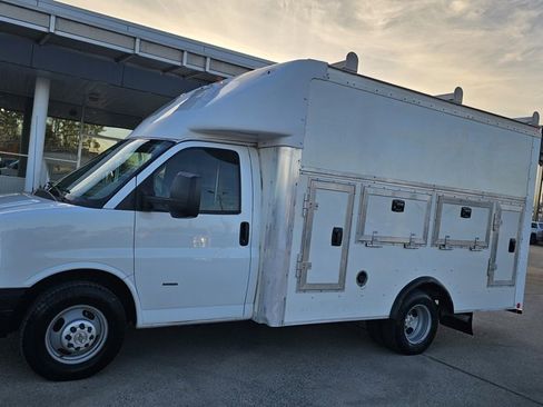 Used 2019 Chevrolet Express 3500 Work Van 2D Chassis w/ Power Convenience Package image 1