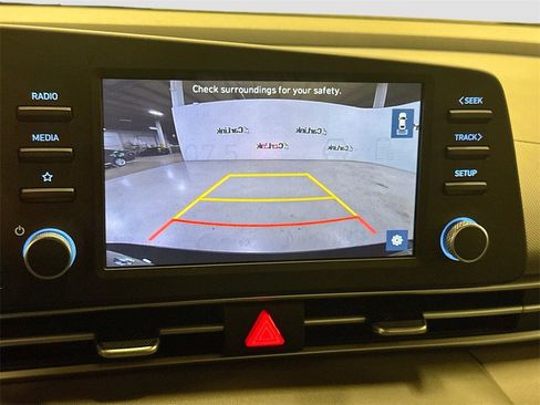 Used 2022 Hyundai Elantra SEL image 14