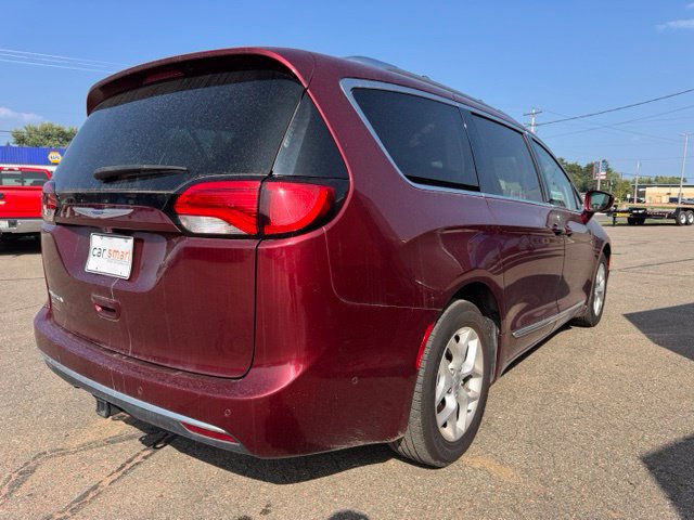 Used 2020 Chrysler Pacifica Touring-L Plus w/ Tire & Wheel Group FWD image 7