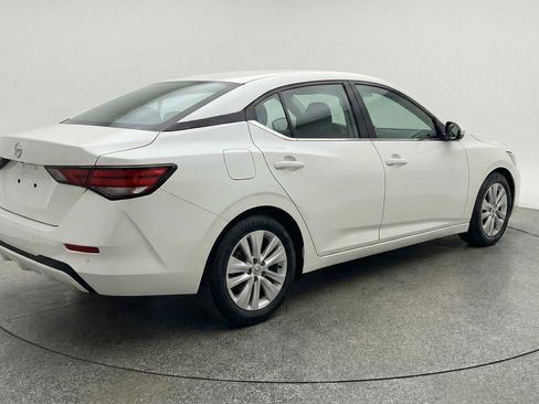 Used 2025 Nissan Sentra S image 9