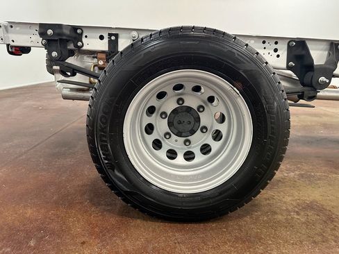 Used 2023 Ford Transit 350 DRW AWD image 98