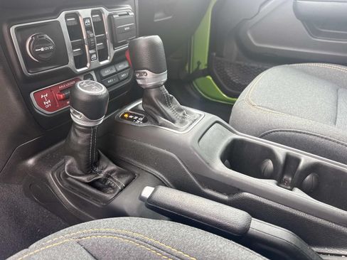Used 2025 Jeep Wrangler Unlimited Sport AWD/4WD image 24